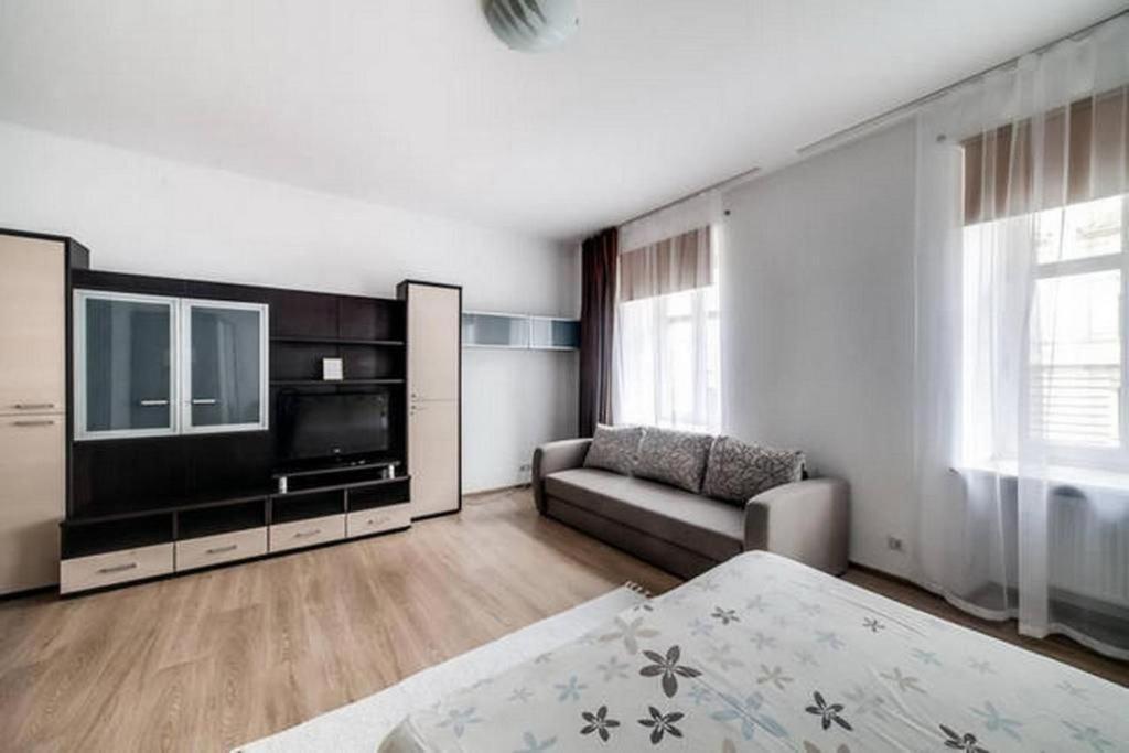Apartment In The Center Of "Opera" リヴィウ エクステリア 写真