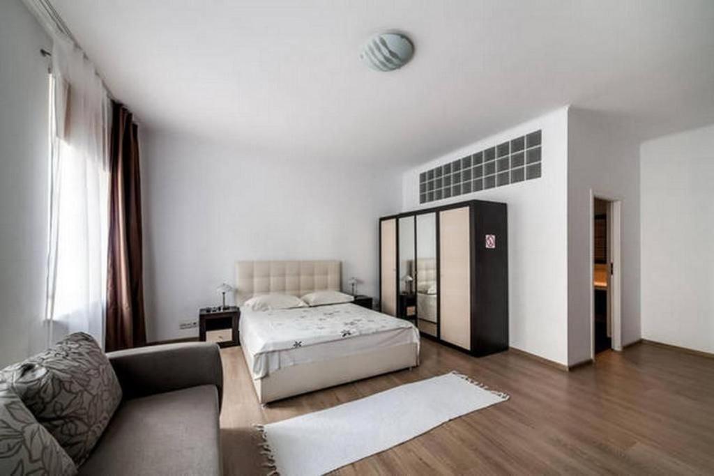Apartment In The Center Of "Opera" リヴィウ エクステリア 写真